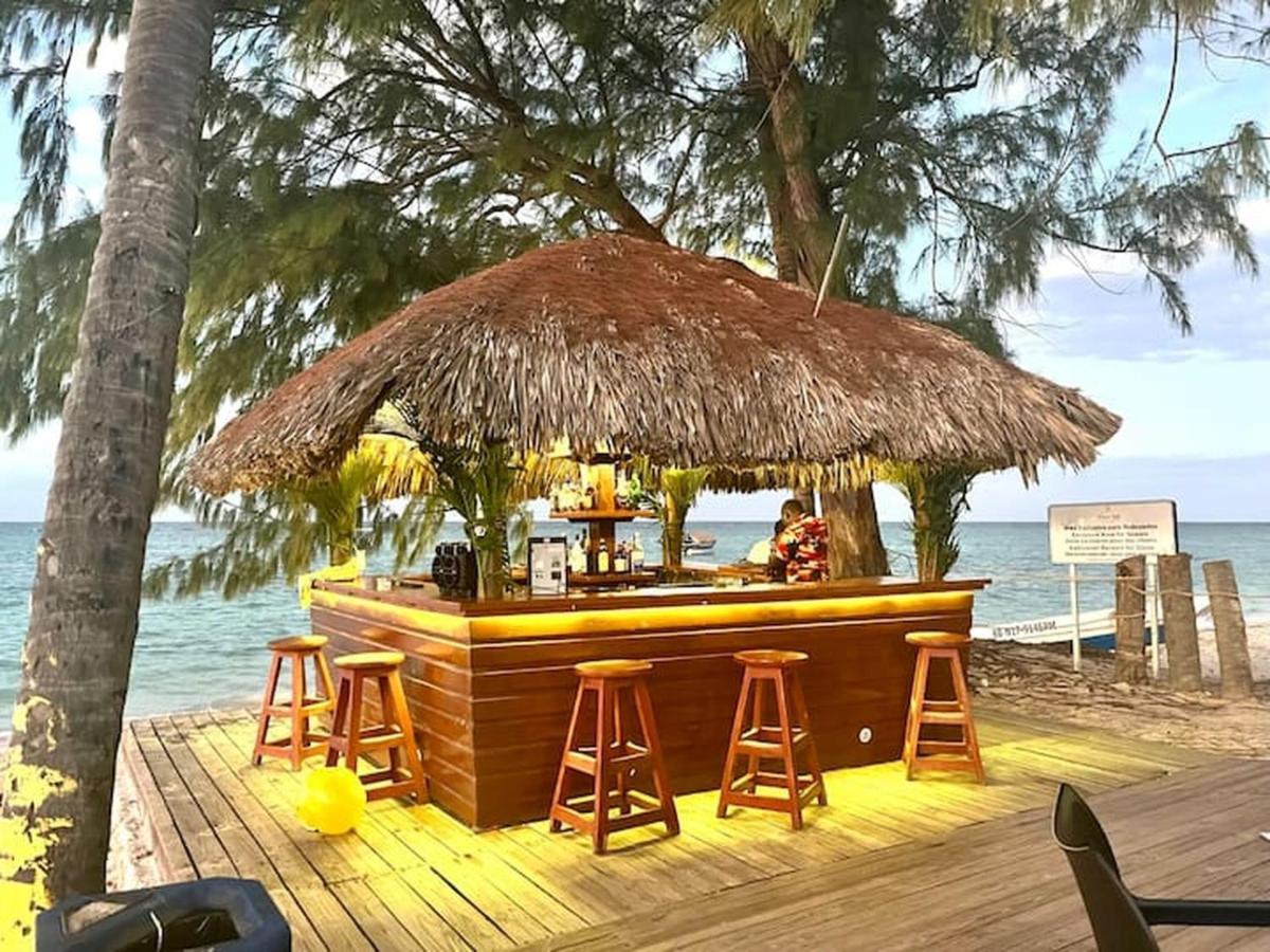 Chic Beachfront Apartment - Private Beach Access Пунта-Кана Экстерьер фото