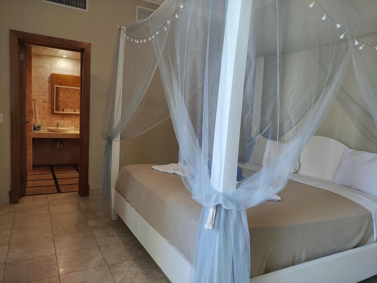 Chic Beachfront Apartment - Private Beach Access Пунта-Кана Экстерьер фото
