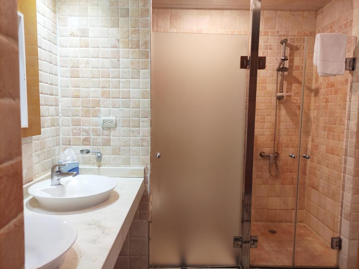 Chic Beachfront Apartment - Private Beach Access Пунта-Кана Экстерьер фото